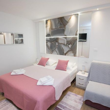 Luxury Studio Apartment Honeymoon สปลิท ภายนอก รูปภาพ