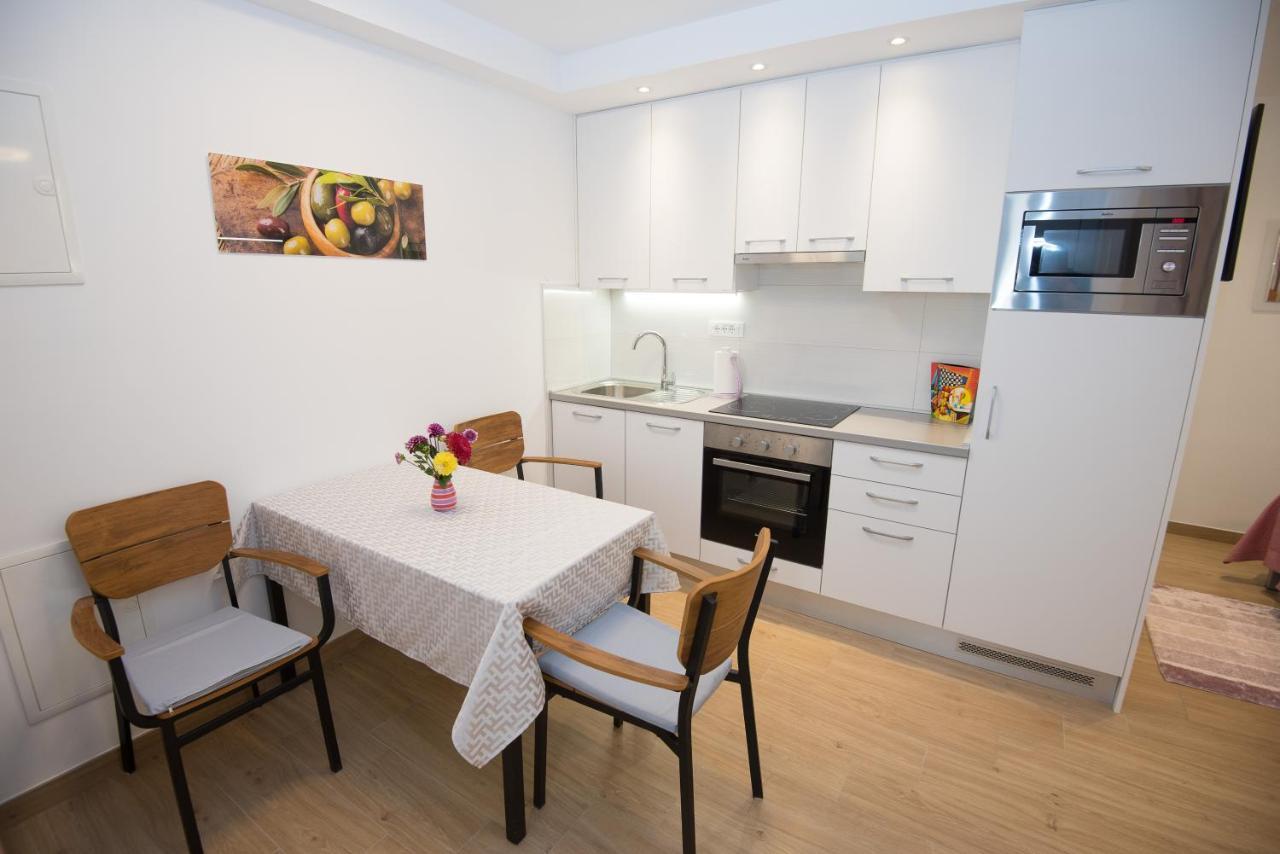 Luxury Studio Apartment Honeymoon สปลิท ภายนอก รูปภาพ