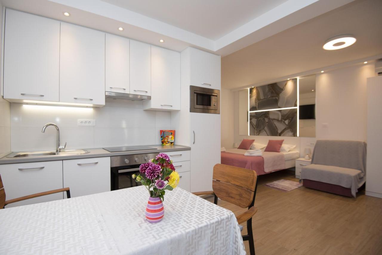 Luxury Studio Apartment Honeymoon สปลิท ภายนอก รูปภาพ